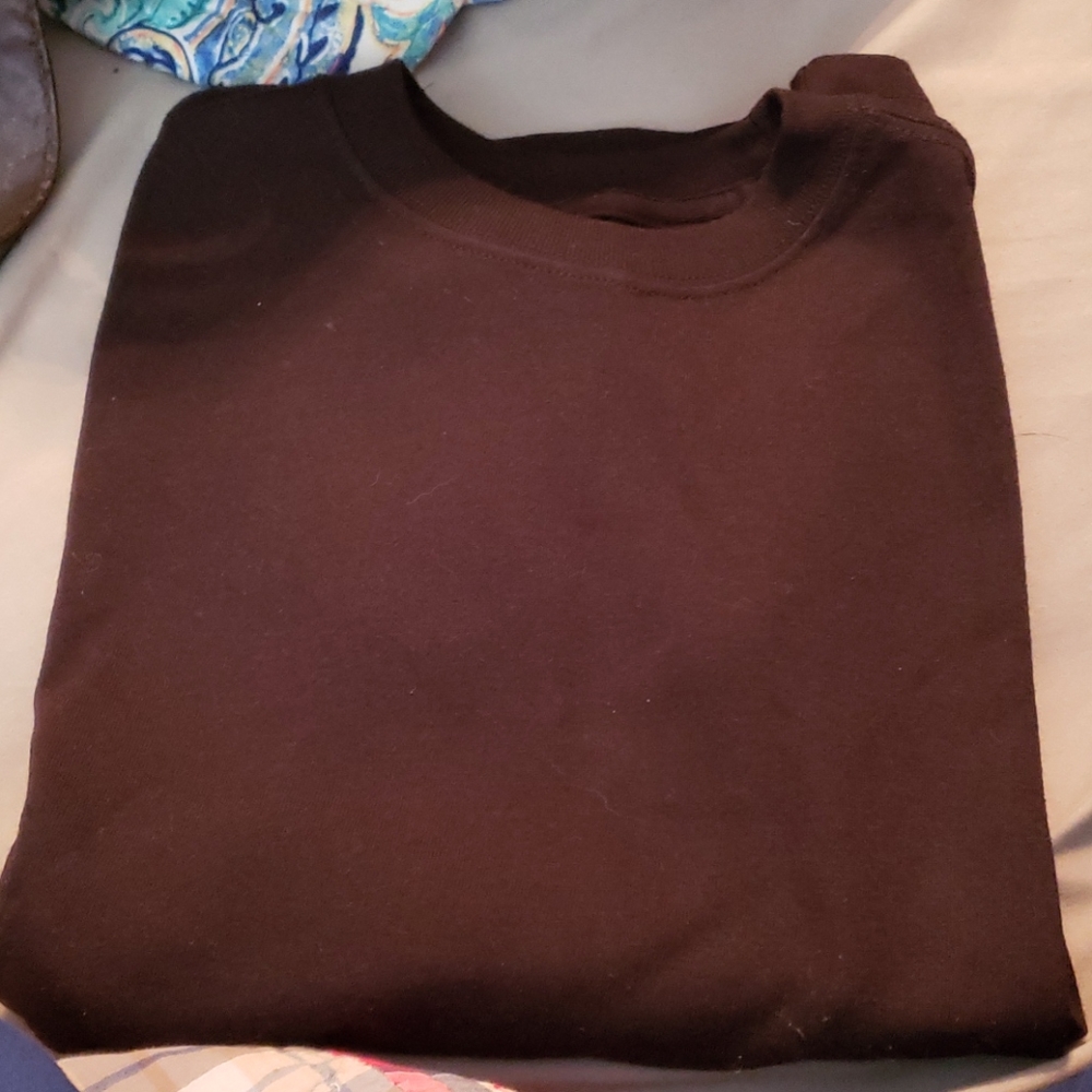 Boys long sleeve shirt.        1